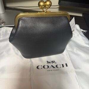 New and Authentic Coach Kisslock Frame 16 Black and Gold Bag with chain